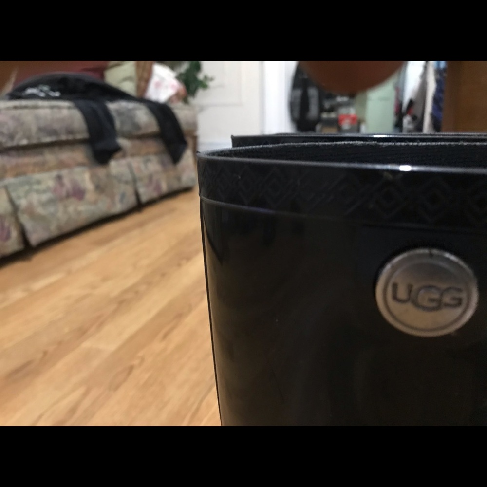 Calf high ugg boots - Picture 3 of 7